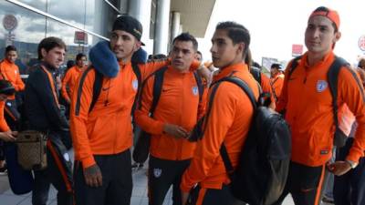 La delegación del cuadro mexicano a su arribo al aeropuerto Toncontín de Tegucigalpa.