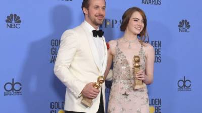 Ryan Gosling y Emma Stone ganaron el premio a mejor actor y mejor actriz de comedia o musical por 'La La Land'.