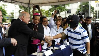 Pandilleros salvadoreños suspenderán el ‘reclutamiento forzoso’ de jóvenes.