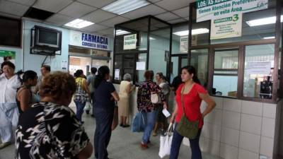 El Seguro Social será dirigido en adelante por un órgano rector superior y administrado por tres especialistas en la rama de su competencia.