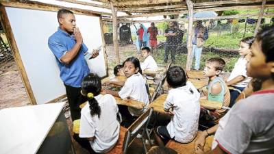 Los docentes comunitarios laboran generalmente en zonas rurales del país.