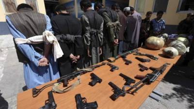Un grupo de 30 sospechosos presuntamente implicados en actividades criminales en el área de Herat permanece bajo vigilancia este 6 de junio. EFE