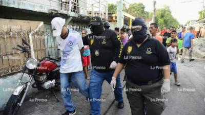 Uno de los detenidos en el operativo en el barrio Sunceri.