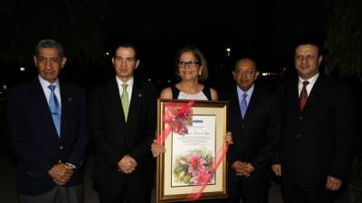 Renán Zelaya, Julio Melara, Regina Sánchez, Carlos Amaya y Oswaldo Figueroa.