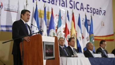 El presidente Juan Orlando Hernández durante el encuentro empresarial Sica-España en Guatemala.