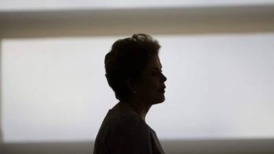 Rousseff se tambalea y queda a un paso del impeachment.