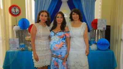 Emilia Monterroso, Pamela y Hortensia Corleto están felices por el futuro bebé.