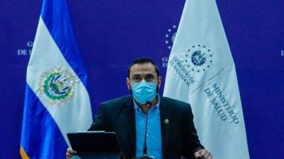 El Ministro de Salud de El Salvador, Francisco Alabí, advirtió sobre un incremento de casos en el vecino país.//
