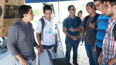 Estudiantes muestran su proyecto en la Unah-vs.