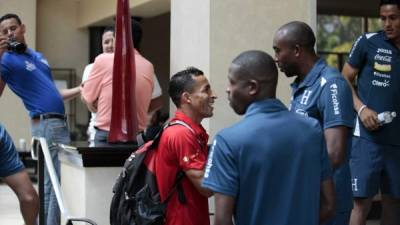 Iván Guerrero, defensa hondureño, visitó a los jugadores de la Selección de Honduras en Florida, Estados Unidos.