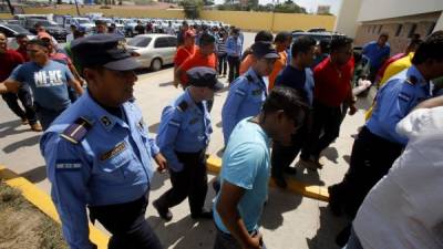 Los policías de Fronteras llegaron ayer a la DPI en Tegucigalpa.