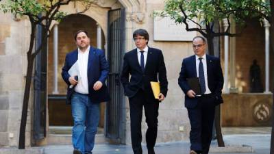 La respuesta de Puigdemont a Rajoy determinará el futuro de una Cataluña independiente o intervenida.