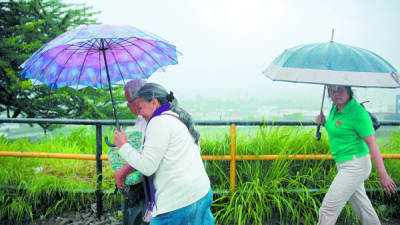 Las lluvias continuarán hoy con menor intensidad en el país.