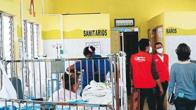 En la imagen se aprecia parte del área de pediatría, donde los baños están al par de las camas de los pacientes. Fotos: Amilcar Izaguirre y Cortesía.