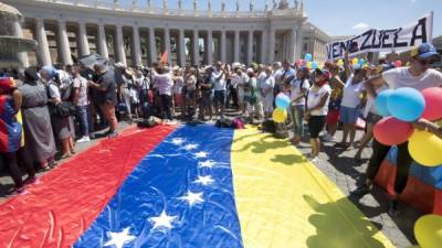 En Italia se han habilitado mesas de votación, denominados 'puntos soberanos', en calles y plazas de diferentes ciudades de todo el país, como Roma, Bari, Bolonia, Milán, Nápoles, Palermo, Turín o Verona. EFE