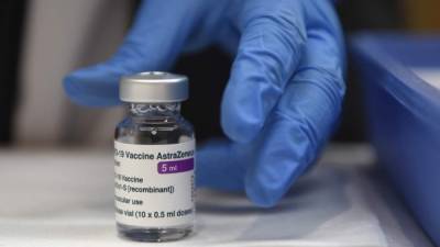 Según varios estudios, la vacuna desarrollada por AstraZeneca tiene una efectividad de 76 a 79%. Foto AFP