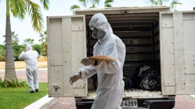 Las autoridades ecuatorianas han reconocido que el número de muertos por coronavirus en Guayaquil supera los 5,000./AFP.