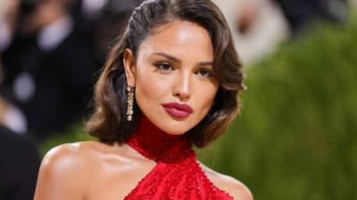 La actriz Eiza González ha sido una de las celebridades que no ha querido perderse la gala del Met que finalmente se ha celebrado este lunes después de que la pandemia del coronavirus obligara a cancelarla el año pasado. Fotos: AFP.