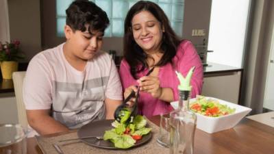 Es indispensable mantener una alimentación saludable, sobre todo desde niños.