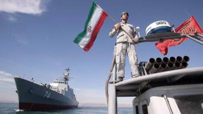 IRN04. Bandar Abbas (Iran (islamic Republic Of)), 01/12/2018.- A handout photo made available by the Iranian Army shows Iranian naval forces inaugurating Iranian new domestically made destroyer Sahand in southern port of Bandar Abbas, Iran, 01 December 2018. Media reported that Iranian Navy has lunched Sahand destroyer in the Persian Gulf which capable of sustain voyages some five months without resupplying. EFE/EPA/IRANIAN ARMY HANDOUT HANDOUT EDITORIAL USE ONLY/NO SALES