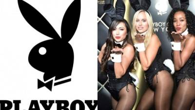 Modelos lucen el icónico traje de conejita de la marca Playboy.