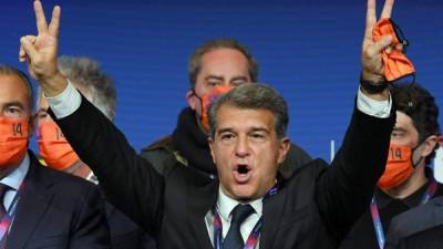 Joan Laporta celebrando tras confirmarse que vuelve a la presidencia del FC Barcelona. Foto AFP.