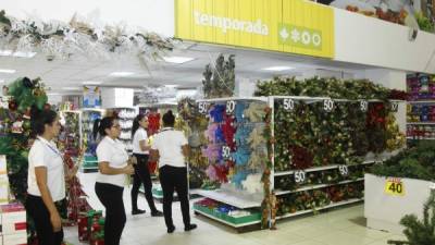 Los artículos de decoración navideña tendrán un 50% de descuento.