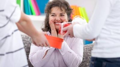 Este Día de la Madre sorprende a mamá con un regalo original.