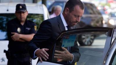 El expresidente del Barcelona, Sandro Rosell cuando salía de la Audiencia Nacional.