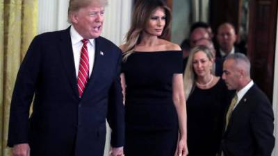 La primera dama estadounidense, Melania Trump, se convirtió en el centro de atención en la recepción del Hanukkah, una festividad judía en la Casa Blanca, de la que fue anfitriona junto a su esposo, el presidente Donald Trump.