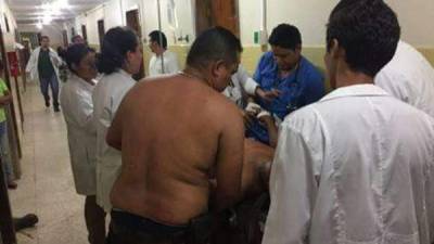 El ayudante es atendido en el hospital de San Marcos de Ocotepeque.