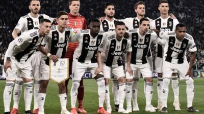 Tras la eliminación de la Juventus en la Champions League a manos del Ajax, en el cuadro italiano alistan una revolución y se han revelado los jugadores que se irán del equipo para la próxima temporada. Hay varias sorpresas.