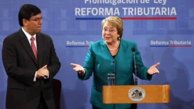 La presidenta de Chile, Michelle Bachelet, durante la promulgación de la ley de reforma tributaria.