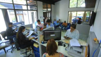 Oficinas del Instituto Hondureño de Transporte Terrestre en barrio Guamilito de esta ciudad.