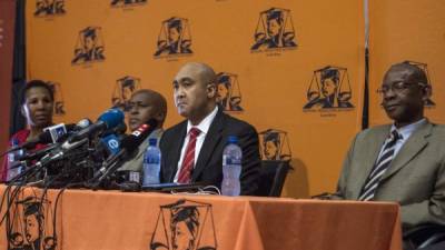 El director nacional de fiscales del sur de África, Shaun Abrahams, anuncia que el ex presidente sudafricano será procesado por cargos de corrupción.