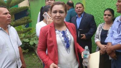 La diputada Marlene Alvarenga mantiene una riña con el líder del PAC, Salvador Nasralla.