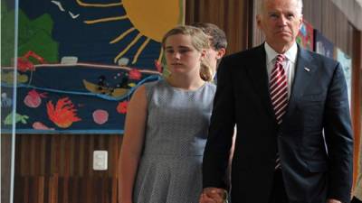 El vicepresidente de EUA, Joe Biden, estará mañana en Guatemala para tratar el tema de los niños migrantes. Lo acompaña su hija Maisy.