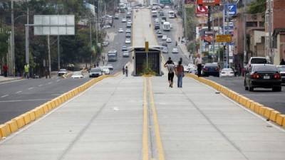 Actualmente, los capitalinos usan la obra como una vía peatonal.