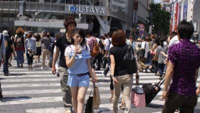 Japoneses transitan por las calles de Tokio. La urbe acogió por tres días el foro latinoamericano de inversionistas interesados en unificar los dos bloques comerciales.