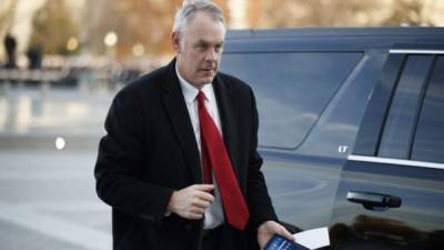 Ryan Zinke dejará el cargo a fin de año.