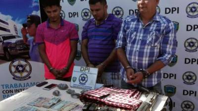 Los tres sujetos fueron capturados por la policía durante allanamientos realizados la mañana de este jueves en Comayagua.