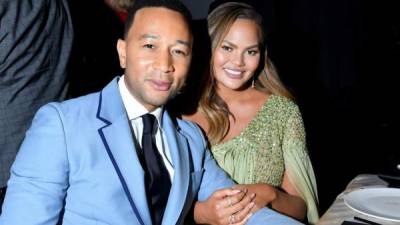 John Legend y Chrissy Teigen forman uno de los matrimonios más sólidos del espectáculo.