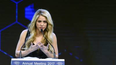 Shakira recibió este lunes el Crystal Award que otorga el Foro Económico Mundial (WEF). AFP