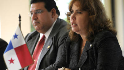 17 de diciembre del 2012. Panamá postula aspirante para la secretaría general de SICA en Nicaragua.En la foto: Carmen Vergara, candidata del SICA Y José Javier Mulino, Embajador.