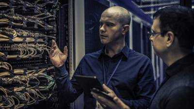 Contratar los servicios de un data center es una tendencia mundial para las empresas, ya que les permite concentra los recursos en la actividad de su negocio y con esto incrementar su rentabilidad.