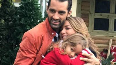 La pareja publica constantemente fotos con su hija Alaia.