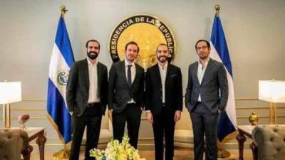 Ibrajim y Yusef, dos de los hermanos de Bukele, participaron en reuniones con empresas extranjeras para crear una criptomoneda en El Salvador, según reveló El Faro.//