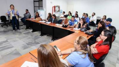 Ayer por la tarde se activó el comité formado por personal de la Región de Salud de San Pedro Sula, aeropuerto y aerolíneas. Foto: G. Sierra.