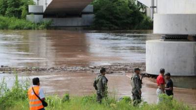 Está lloviendo en el occidente por eso crece el Ulúa.