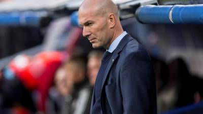 GRAF6542. MADRID, 01/05/2018.- El entrenador del Real Madrid Zinedine Zidane durante el partido de vuelta de semifinales de la Liga de Campeones que enfrenta a Real Madrid y Bayern Múnich esta noche en el estadio Santiago Bernabéu, en Madrid. EFE/Rodrigo Jimenez